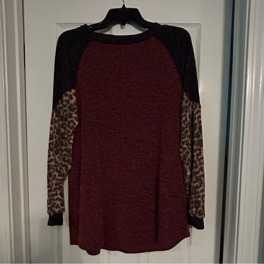 Grateful Hearts Women’s Size 2X Black, Burgandy &‎ Animal Print, Long Sleeve